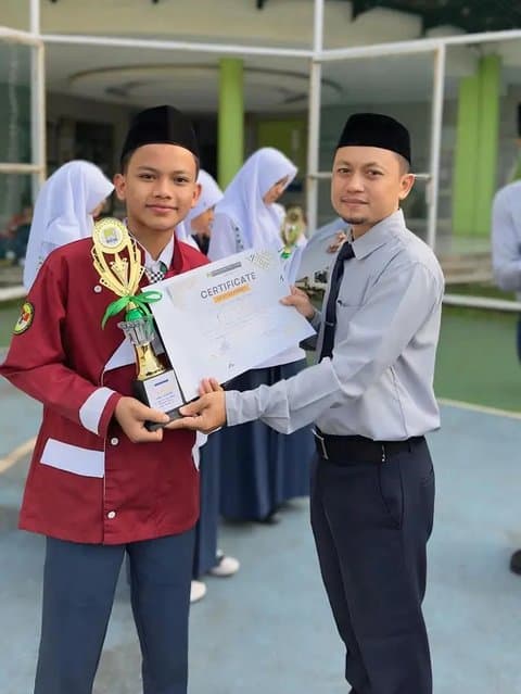 Juara I Lomba Pidato Islami